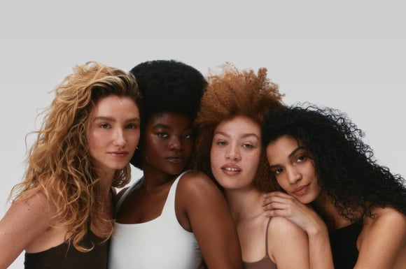 3D Curl Repair: New OLAPLEX No.4CURL Hydrating Curl Shampoo and No.5CURL Hydrating Curl Conditioner